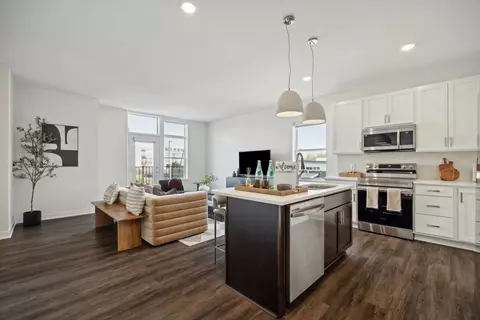 3998 Hayward Ave N #310, Oakdale, MN 55128