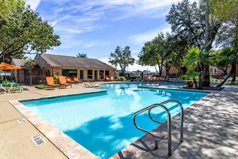 2401 W Sam Houston Pkwy N #0806, Houston, TX 77043