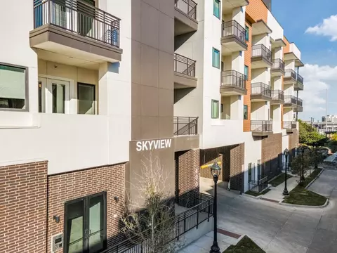 400 Crawford St #1-205, Fort Worth, TX 76104