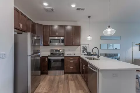 999 Wareham Dr #350, Cincinnati, OH 45202