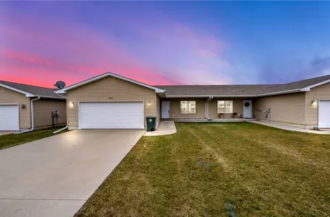 5480 Summerland Dr #5482, Waterloo, IA 50701