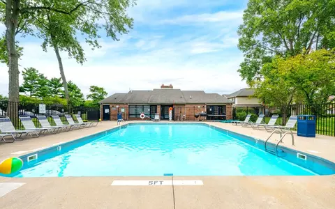 8016 Louisville Dr, Indianapolis, IN 46226
