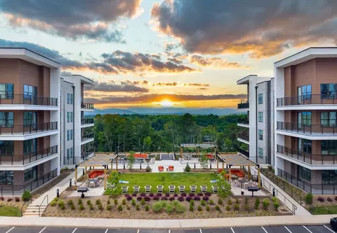 375 Spring Bluff Ln #3407, Asheville, NC 28803