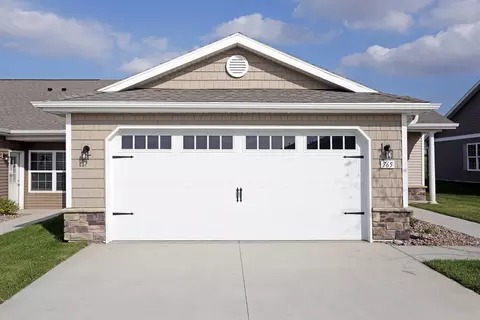 835 NE Redwood Blvd #769T, Waukee, IA 50263