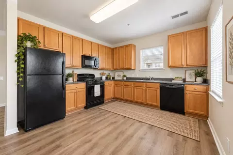 8009 Cameryn Pl #103, Pasadena, MD 21122