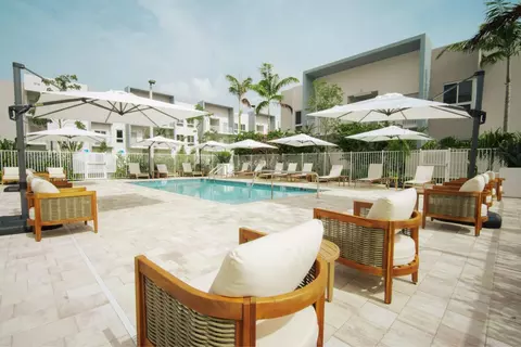 624 NE 2nd St #201, Dania Beach, FL 33004