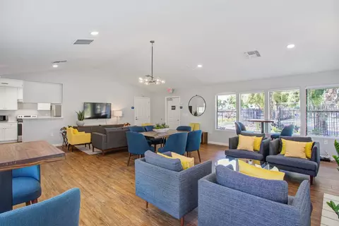 1451 W Center St #081, Manteca, CA 95337