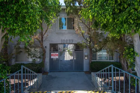 10237 Fernglen Ave UNIT 113, Los Angeles, CA 91042 photo 2
