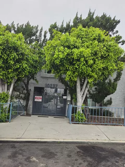 10237 Fernglen Ave UNIT 113, Los Angeles, CA 91042 photo 3