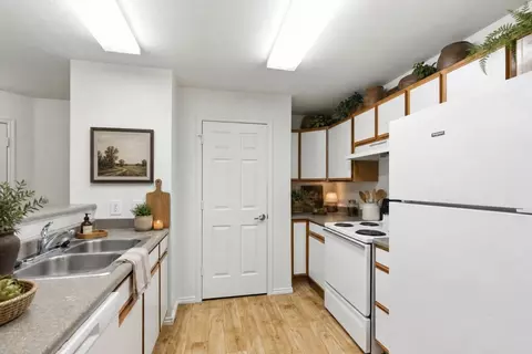 1125 E 1080 S #E-221, Provo, UT 84606 photo 8