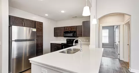 760 Walkabout Cir N #10-11680-2H, Carmel, IN 46032