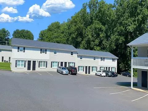 526 Carl St #601-5B, Gastonia, NC 28056