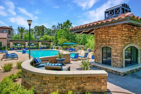 2300 Palisades Dr #11-103, Corona, CA 92882