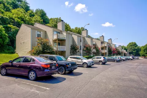 10 Alexander Dr #33068, Asheville, NC 28801