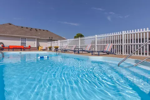 2828 S Nettleton Ave #202, Springfield, MO 65807