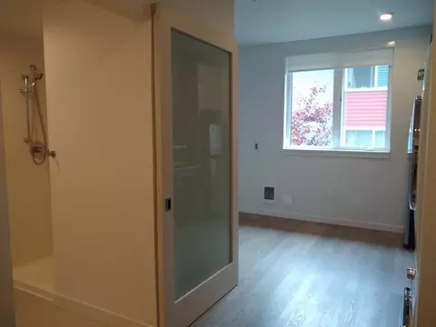 6921 Roosevelt Way NE #116, Seattle, WA 98115