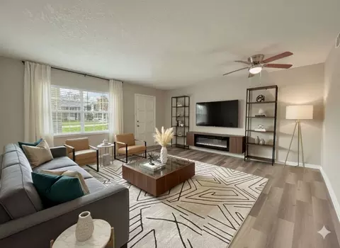 916 New York Ave W #916A202, Deland, FL 32720