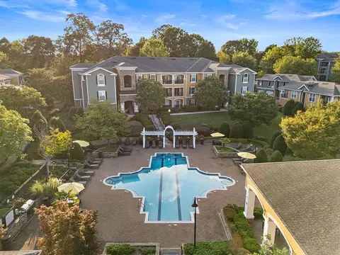 2325 Courtney Oaks Rd #201, Charlotte, NC 28217