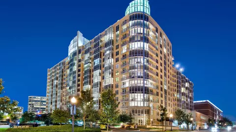 4440 Willard Ave #1419, Bethesda, MD 20815