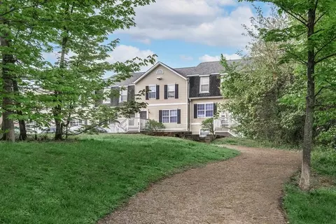 986 S Copper Beech Way #0924-B, Bloomington, IN 47403