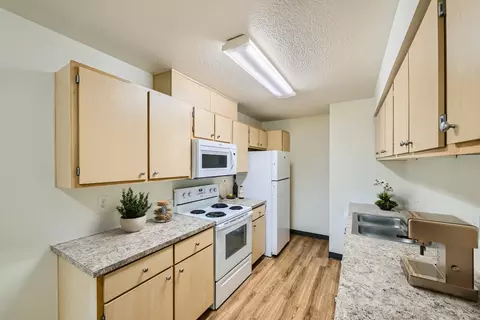 10883 SE 10th St #F53A, Vancouver, WA 98664
