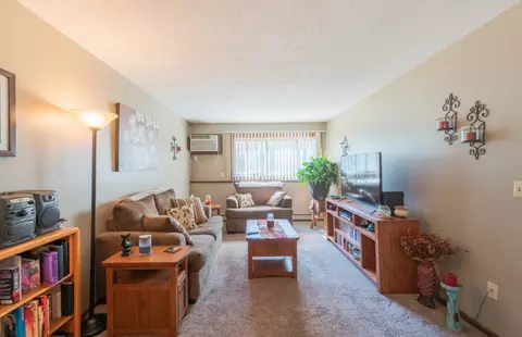 2921 113th Ave NW #2921-102, Coon Rapids, MN 55433