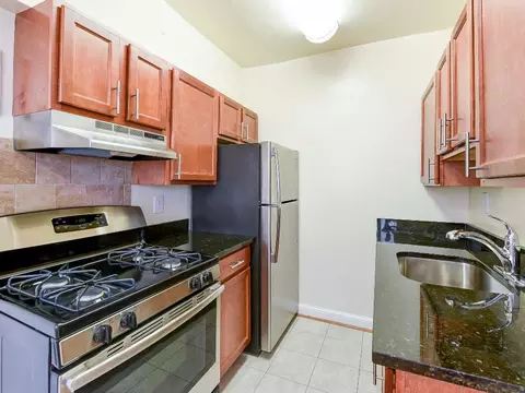 2702 Wisconsin Ave NW #203, Washington, DC 20007