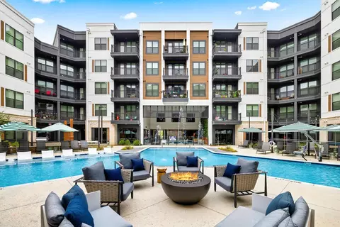 1400 Laurel Crossing Pkwy NE #1221, Buford, GA 30519