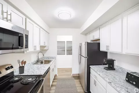 919 Aintree Park Dr #20-101, Mayfield, OH 44143