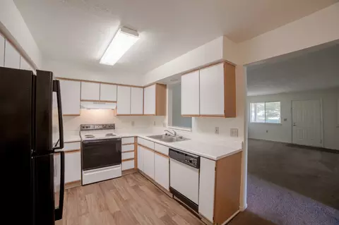 3604 Briarwick Dr #690-G, Kokomo, IN 46902