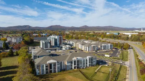 2801 Hershberger Rd NW #7-105, Roanoke, VA 24017