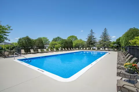 136 Greenway Trl #5-1540C, Carol Stream, IL 60188