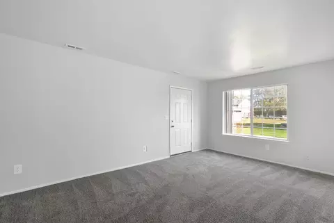 36760 Farmbrook Dr #475, Clinton Township, MI 48035 photo 10