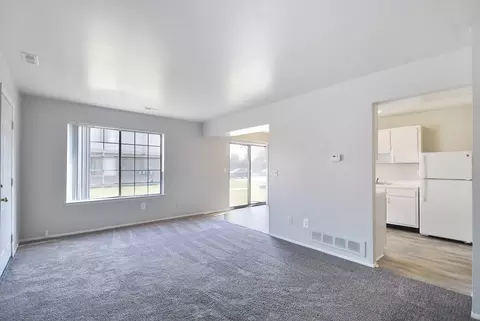 36760 Farmbrook Dr #475, Clinton Township, MI 48035 photo 5