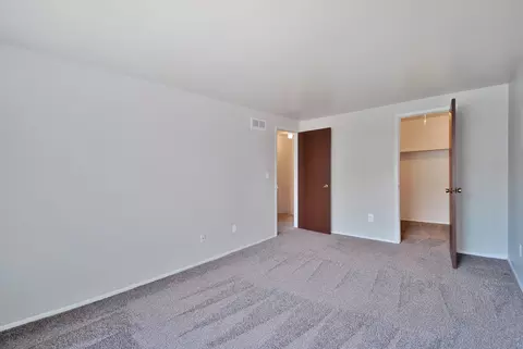 36760 Farmbrook Dr #475, Clinton Township, MI 48035 photo 8