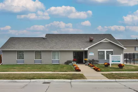 36760 Farmbrook Dr #475, Clinton Township, MI 48035 photo 2