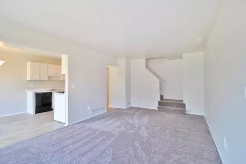 36760 Farmbrook Dr #475, Clinton Township, MI 48035 photo 4