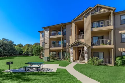 8100 Huebner Rd #3-3-325, San Antonio, TX 78240