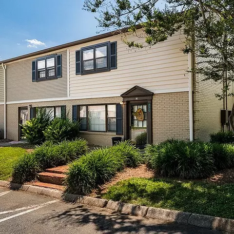 240 Village Crossing Ln #44, Winston Salem, NC 27104