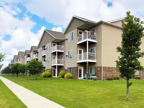 4379 4391 33rd Ave S #112, Fargo, ND 58104
