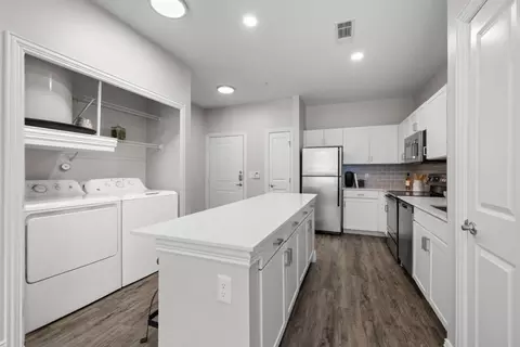 5353 Las Colinas Blvd #2207, Irving, TX 75039