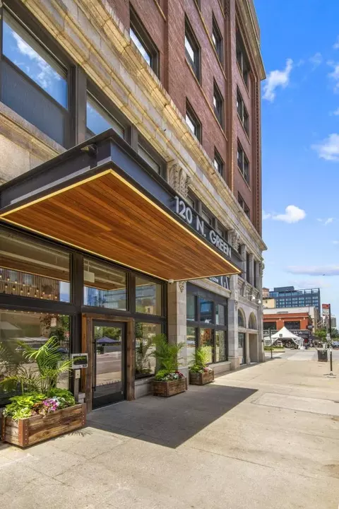 120 N Green St #002E, Chicago, IL 60607