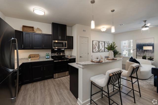 100 Broad River Village Dr #37576, Beaufort, SC 29906