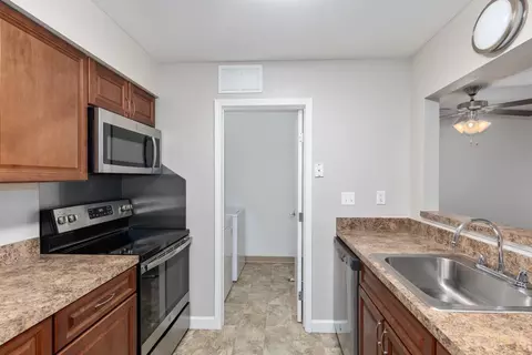 1513 Hidden Creek Cir NE #1464-F, Grand Rapids, MI 49505