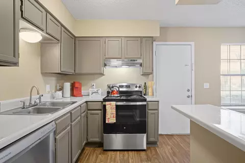 101 Crestland Dr #113B, Norman, OK 73071