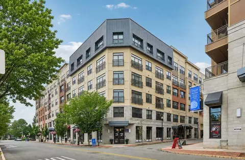 34 Valley Rd #34-233, Montclair, NJ 07042