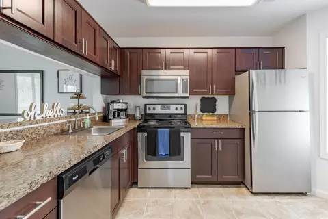 5800 Deepwood Drive Ct #130, Village Of Clarkston, MI 48346