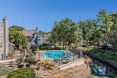 8037 Mohawk St #8028C102, Prairie Village, KS 66208