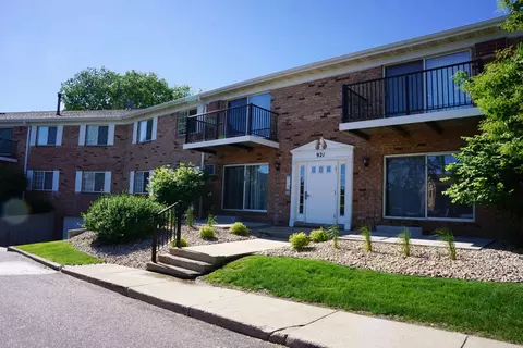 905 S Whitney Way #1, Madison, WI 53711