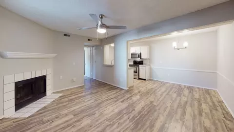 1900 Renaissance Dr #908, Norman, OK 73071
